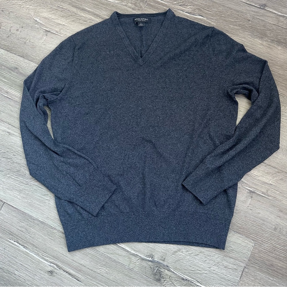Banana Republic Men's Dark Charcoal V-Neck Sweater